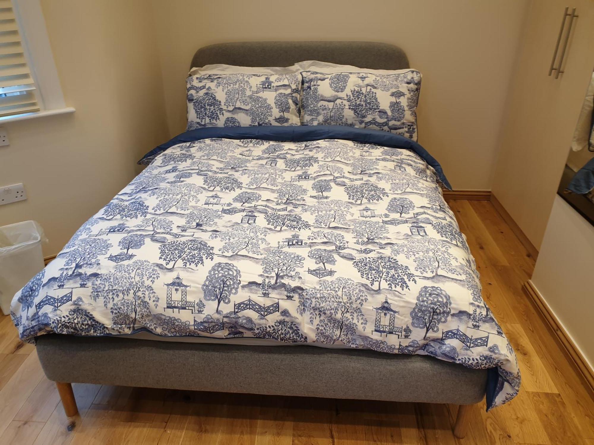 London Luxury Apartments 3 Bedroom Sleeps 8 With 3 Bathrooms 5 Mins Walk To Tube Station Free Parking Ilford Exteriör bild